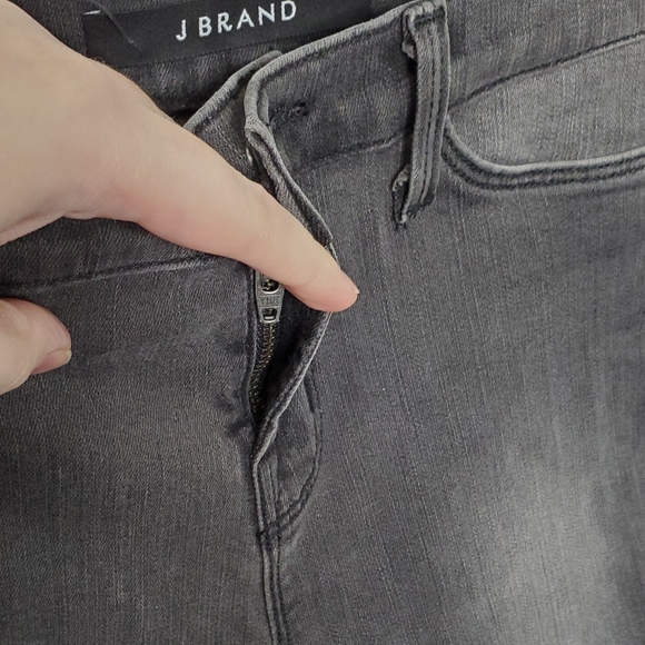J BRAND Grey Dark Wash Mid-Rise Skinny Leg Jeans Size 26 - Picture 6 of 11